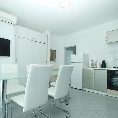 Apartments Milica 56 Pula Exterior photo