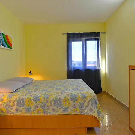 Apartments Milica 56 Pula Exterior photo