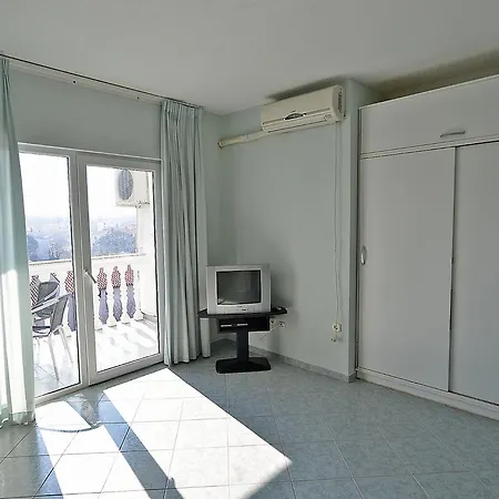 Apartments Milica 56 Pula Exterior photo