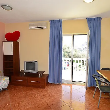 Apartments Milica 56 Pula Exterior photo