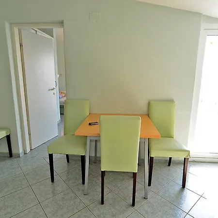 Apartments Milica 56 Pula Exterior photo