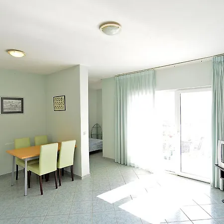 Apartments Milica 56 Pula Exterior photo