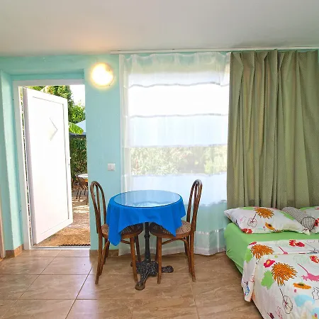 Apartments Milica 56 Pula Exterior photo