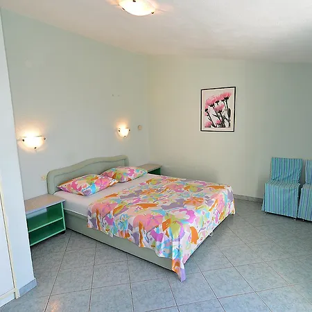 Apartments Milica 56 Pula Exterior photo