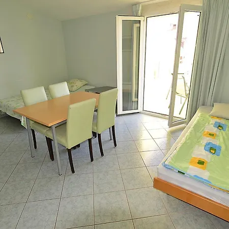 Apartments Milica 56 Pula Exterior photo
