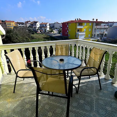Apartments Milica 56 Pula Exterior photo